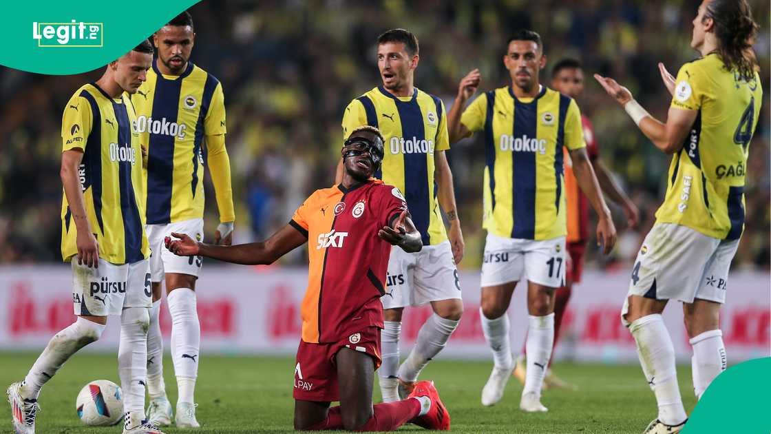 Youssef En-Nesyri, Victor Osimhen, Galatasaray, Fenerbahce, Ulker Stadium, Istanbul, Turkiye, Super Lig. Youssef En-Nesyri, Victor Osimhen, Galatasaray, Fenerbahce, Ulker Stadium, Istanbul, Turkiye, Super Lig.