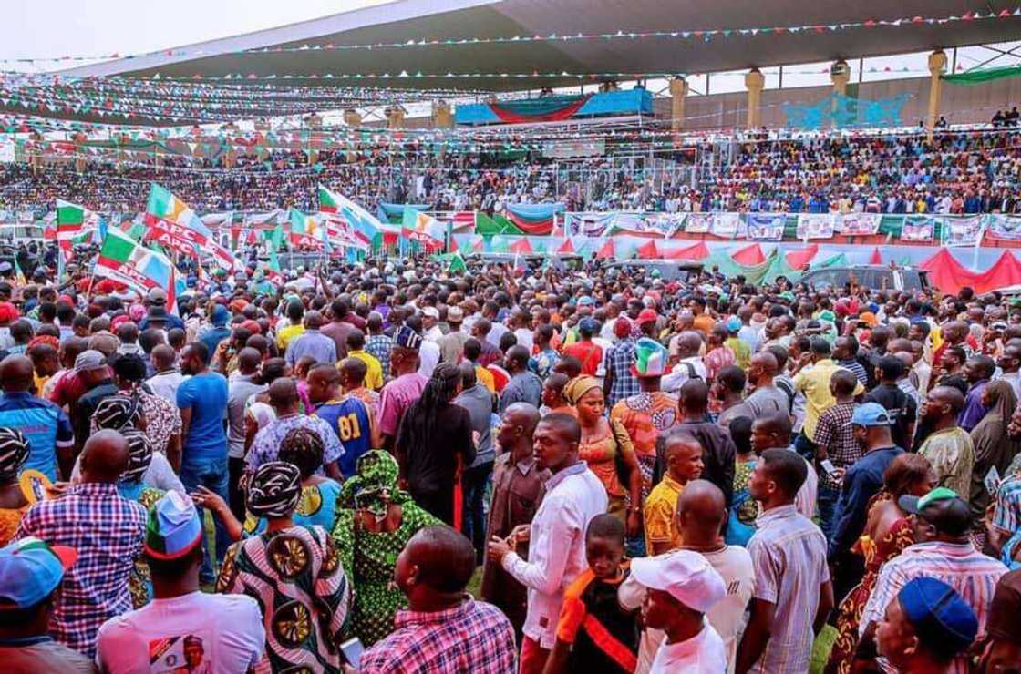 20,000 APC members defect to third force in Kwara state 20,000 APC members defect to third force in Kwara state