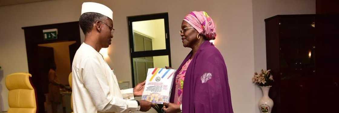 Hajiya Hafsat, kwamishinar El-Rufai ta sanar da barin APC Hajiya Hafsat, kwamishinar El-Rufai ta sanar da barin APC