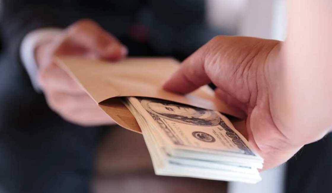 How Glencore flew bribe money for government officials in Nigerian, others in private jets How Glencore flew bribe money for government officials in Nigerian, others in private jets