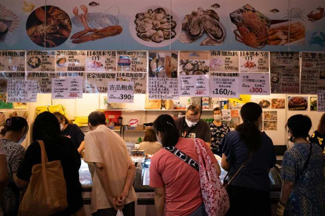 Visitors to the last two Hong Kong Food Expos have not been allowed to take down their masks to sample the delicacies on offer Visitors to the last two Hong Kong Food Expos have not been allowed to take down their masks to sample the delicacies on offer
