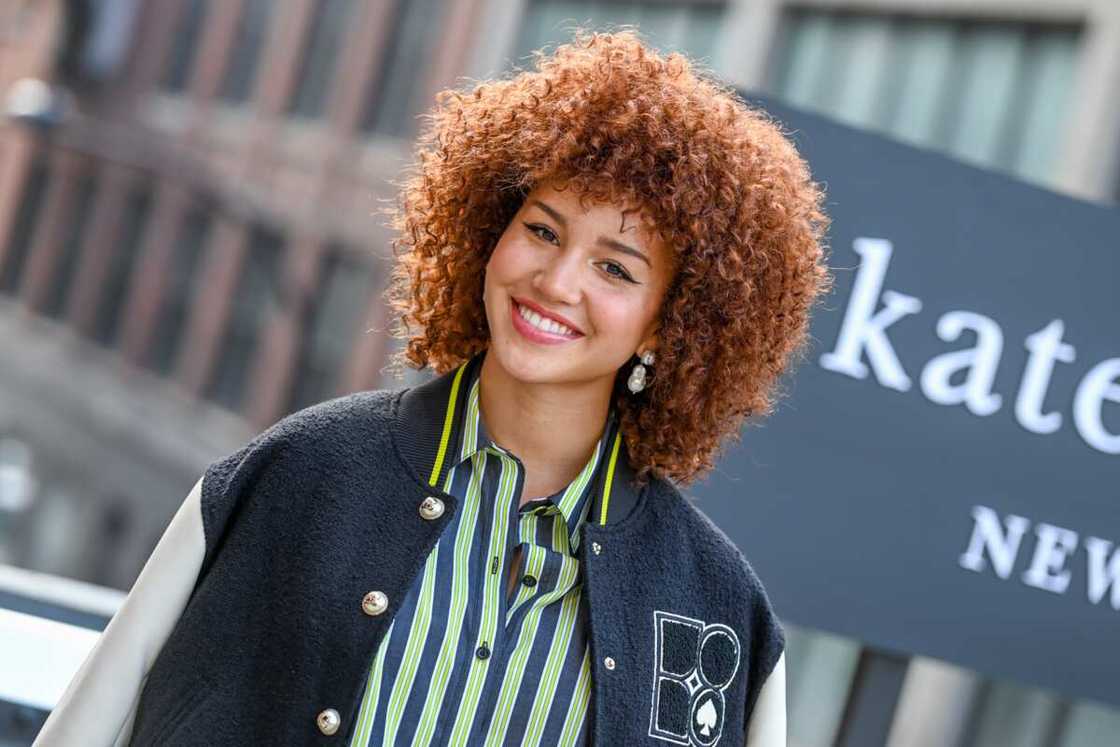 young female actors under 20 young female actors under 20