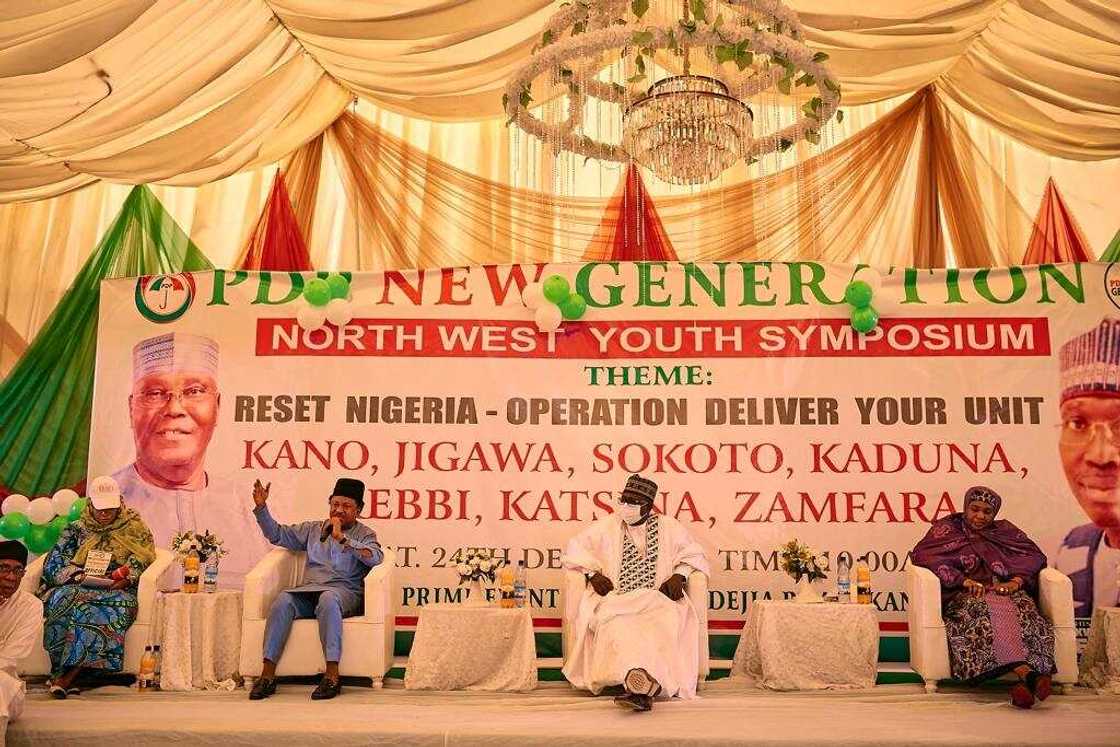 discussants discussants