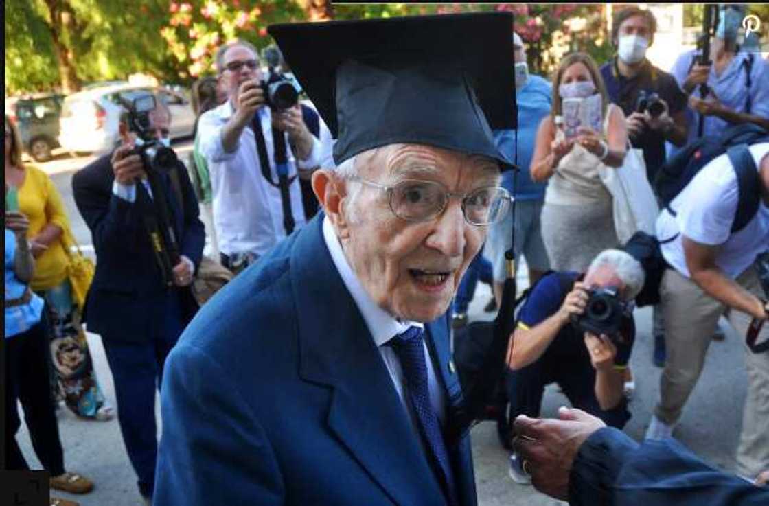 Italy's oldest student graduates Italy's oldest student graduates