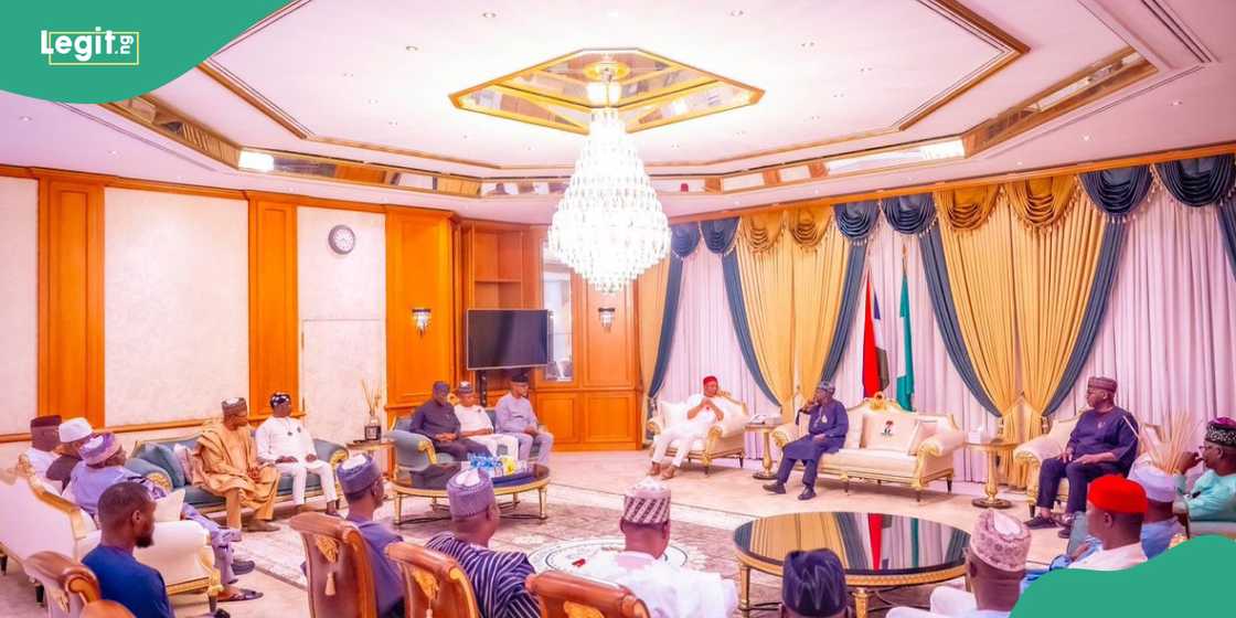 President Tinubu meets with APC governors