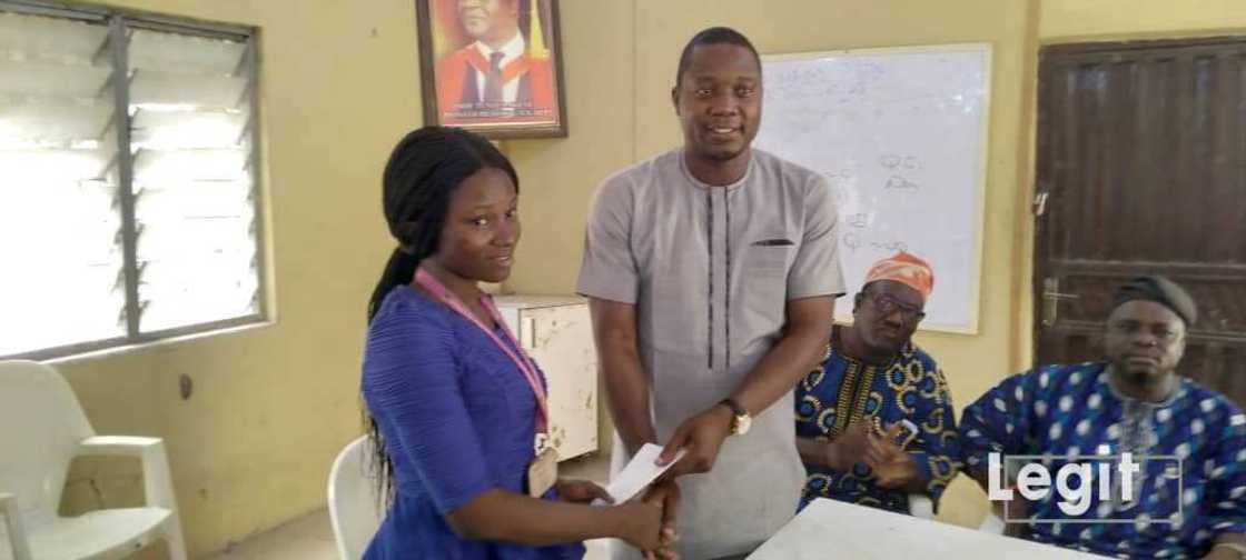 ASUU gives scholarship to 22 indigent students ASUU gives scholarship to 22 indigent students