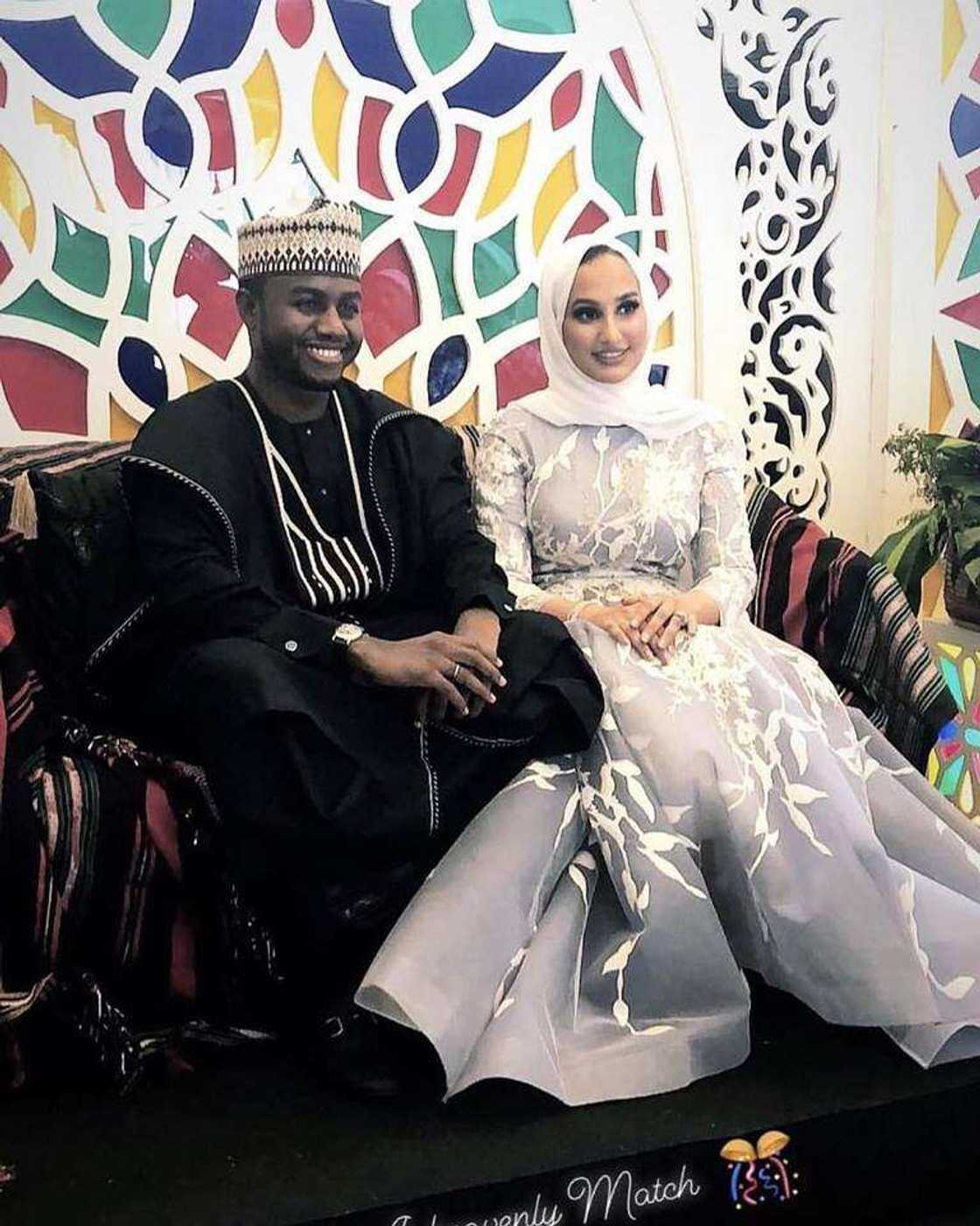 Hotuna: Mohammed Dangote ya angonce da amaryarsa yar Malaysia Hotuna: Mohammed Dangote ya angonce da amaryarsa yar Malaysia