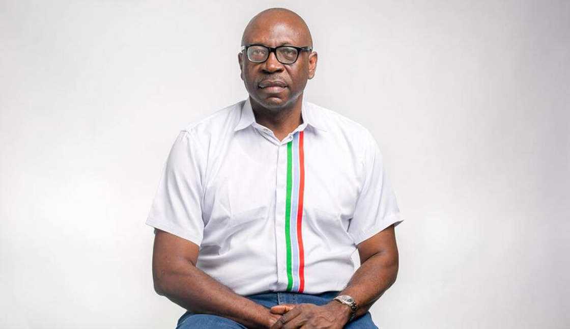 Oyegun ya ki goyon bayan Ize-Iyamu, ya bukaci mutanen Edo da su zabi son ransu Oyegun ya ki goyon bayan Ize-Iyamu, ya bukaci mutanen Edo da su zabi son ransu