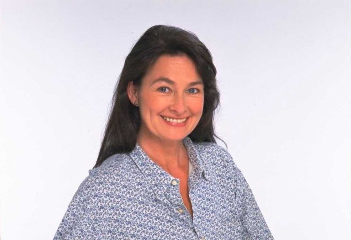 Fiona Victory smiles as she takes photo during a film promotion