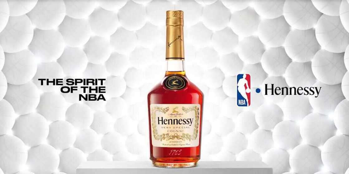 Hennessy Collaborates with Osaseven to Revitalise Basketball Court in Festac Hennessy Collaborates with Osaseven to Revitalise Basketball Court in Festac