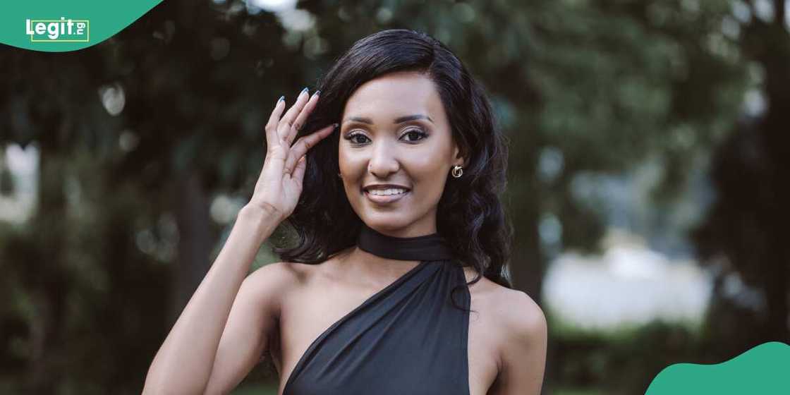 A lady rocks a lovely black dress