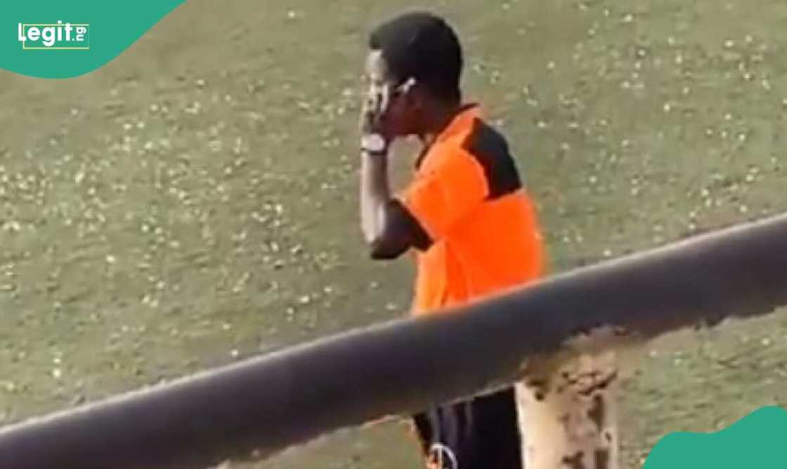 Photo of the referee Photo of the referee