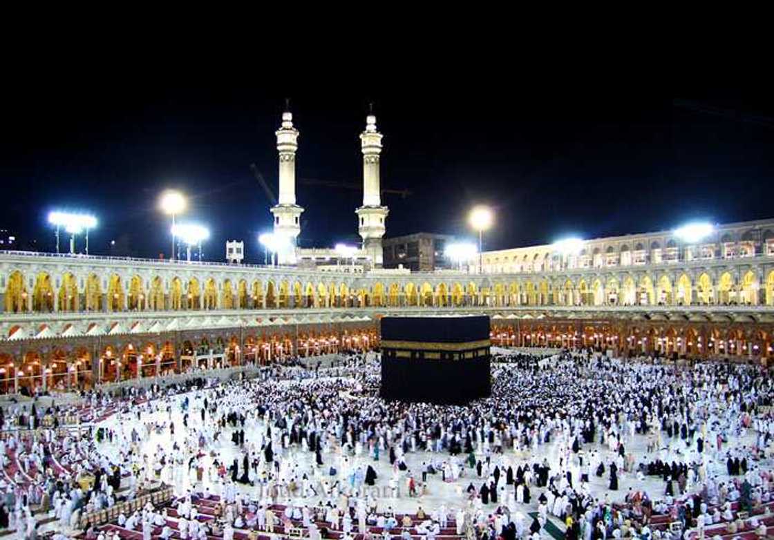 Saudiyya ta hana shiga Makkah da Madina saboda Coronavirus Saudiyya ta hana shiga Makkah da Madina saboda Coronavirus