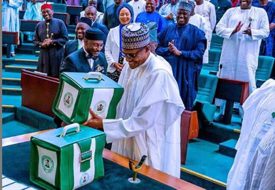 Buhari presents budget Buhari presents budget