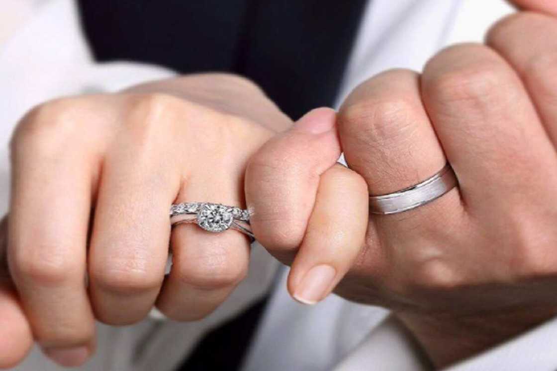 Za'a Yi Dokar Da Za Ta Bawa Mata Damar Auren Miji Fiye Da Ɗaya a Afirka Ta Kudu Za'a Yi Dokar Da Za Ta Bawa Mata Damar Auren Miji Fiye Da Ɗaya a Afirka Ta Kudu