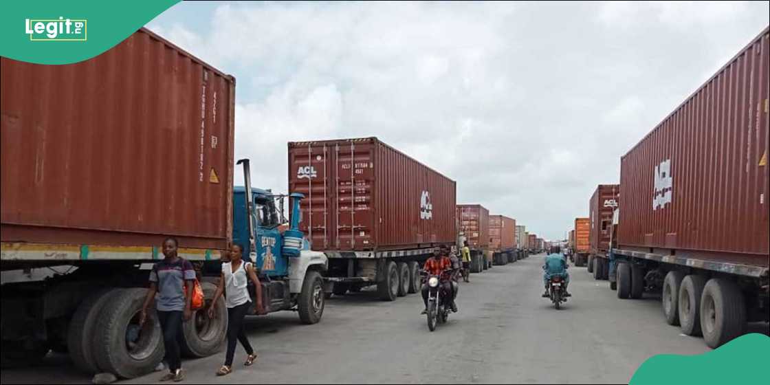 Investors dump Lekki-Epe truck parks in Lagos state as concerned stakeholders call on Babajide Sanwo-Olu to take action.