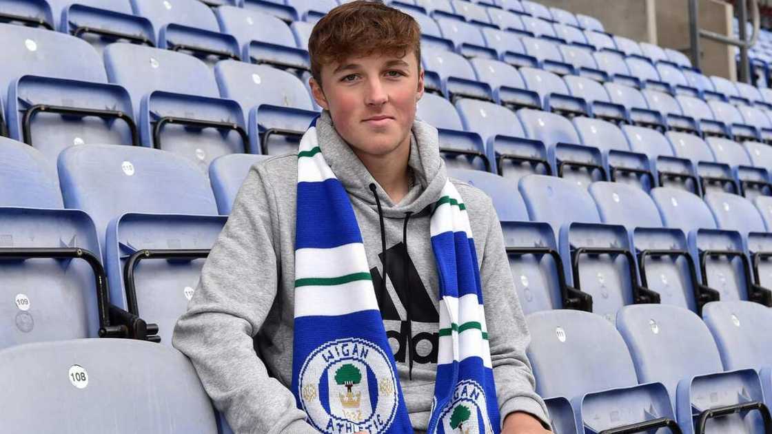 Alfie Devine: Tottenham complete signing of promising 15-year-old midfielder Alfie Devine: Tottenham complete signing of promising 15-year-old midfielder
