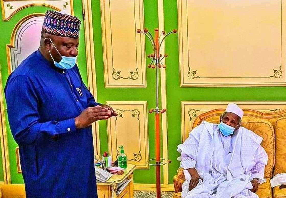 Alhaji Dantata ya dauki nauyin karatun dalibai 100 a sabuwar jami'ar Al-Istiqama Alhaji Dantata ya dauki nauyin karatun dalibai 100 a sabuwar jami'ar Al-Istiqama