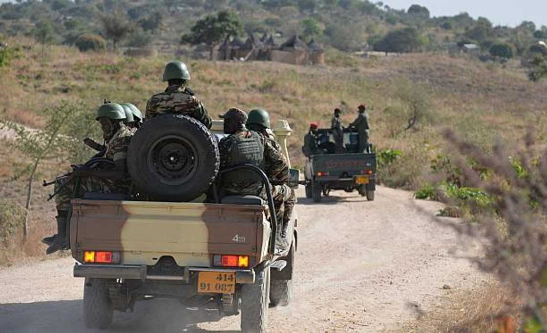 Sojojin kasar Kamaru a bakin aiki Sojojin kasar Kamaru a bakin aiki