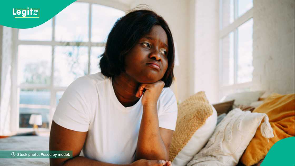 Lady leaves her husband's house. Lady leaves her husband's house.