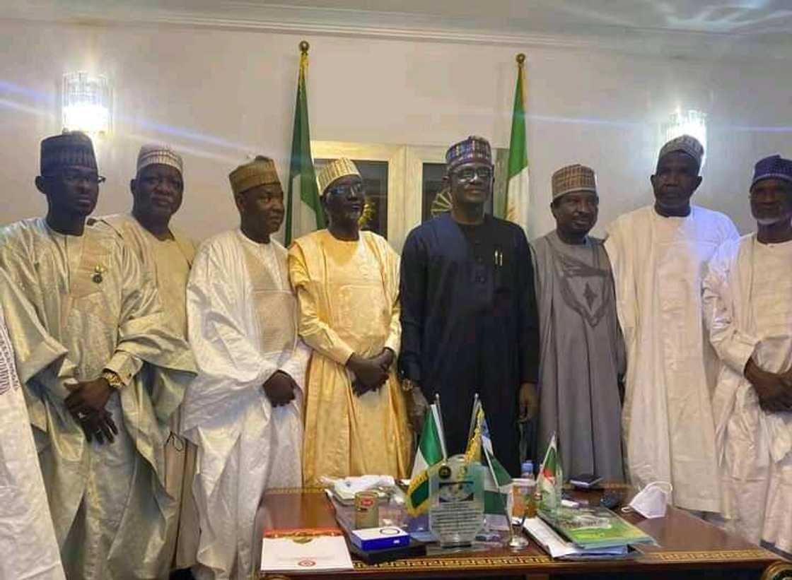 Shekarau da mutanensa Shekarau da mutanensa