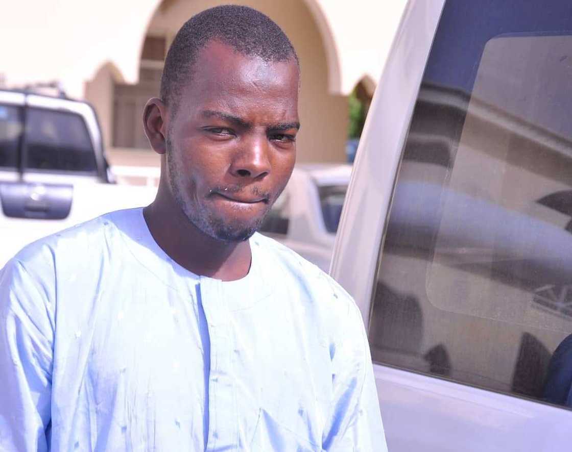 Malamin shari’an da aka kama da laifin damfara zai shafe shekara 16 a kurkuku Malamin shari’an da aka kama da laifin damfara zai shafe shekara 16 a kurkuku