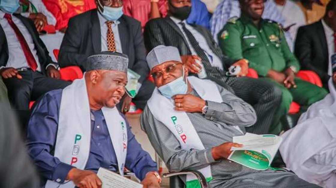 Gwamna Ahmadu Fintiri da Atiku Abubakar Gwamna Ahmadu Fintiri da Atiku Abubakar