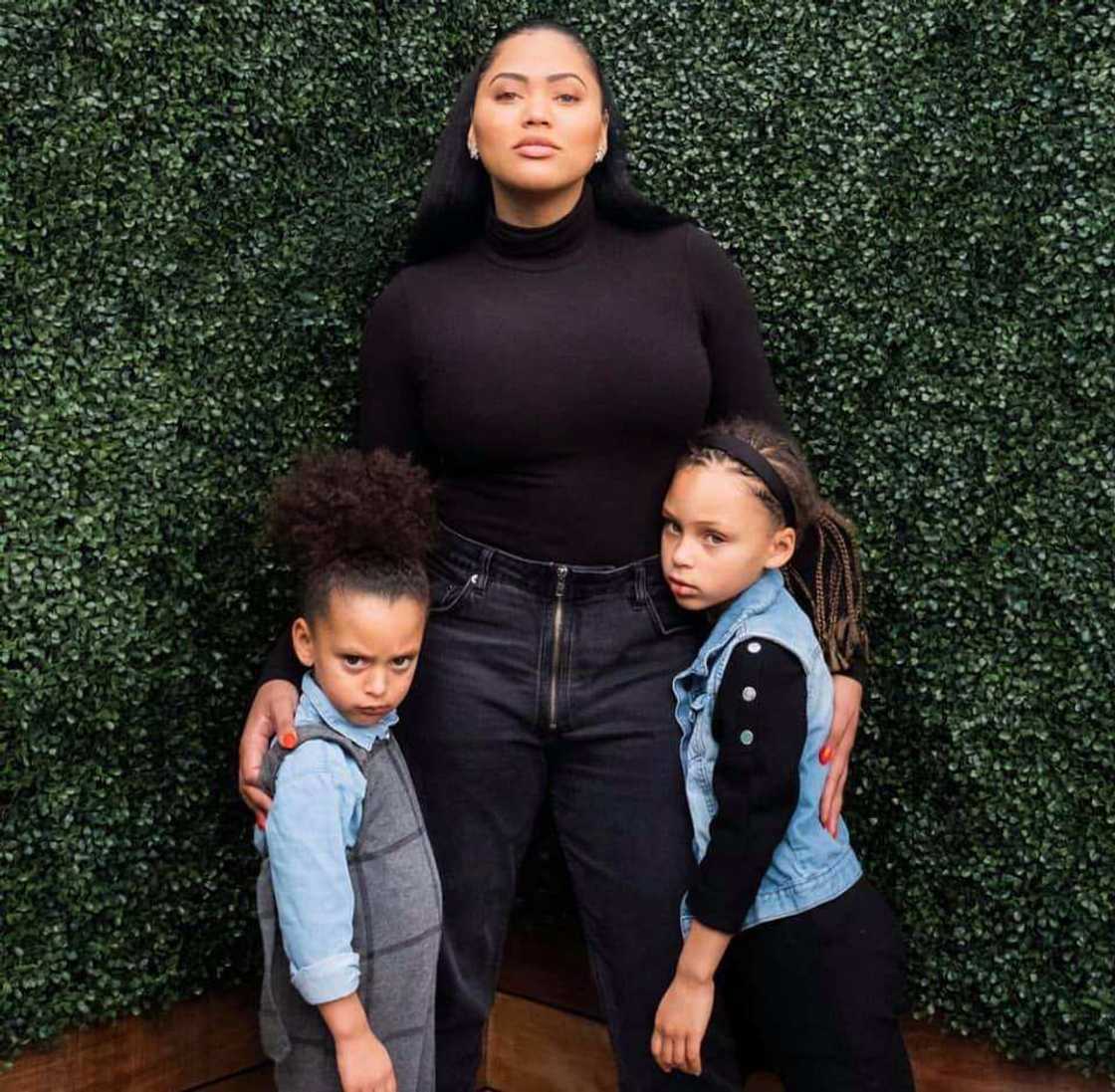 Stephen Curry's wife and kids