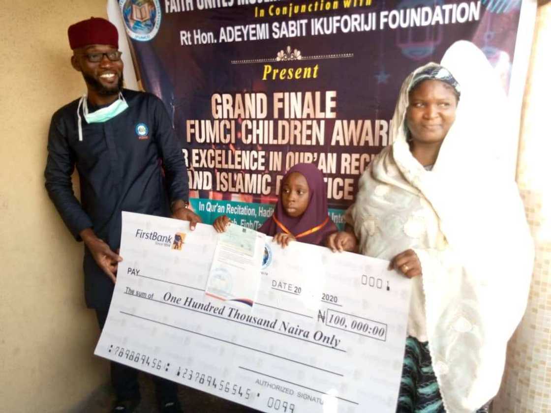 9-year-old girl defeats 31 others to win Lagos overall prize in Qur'an, Hadith competition