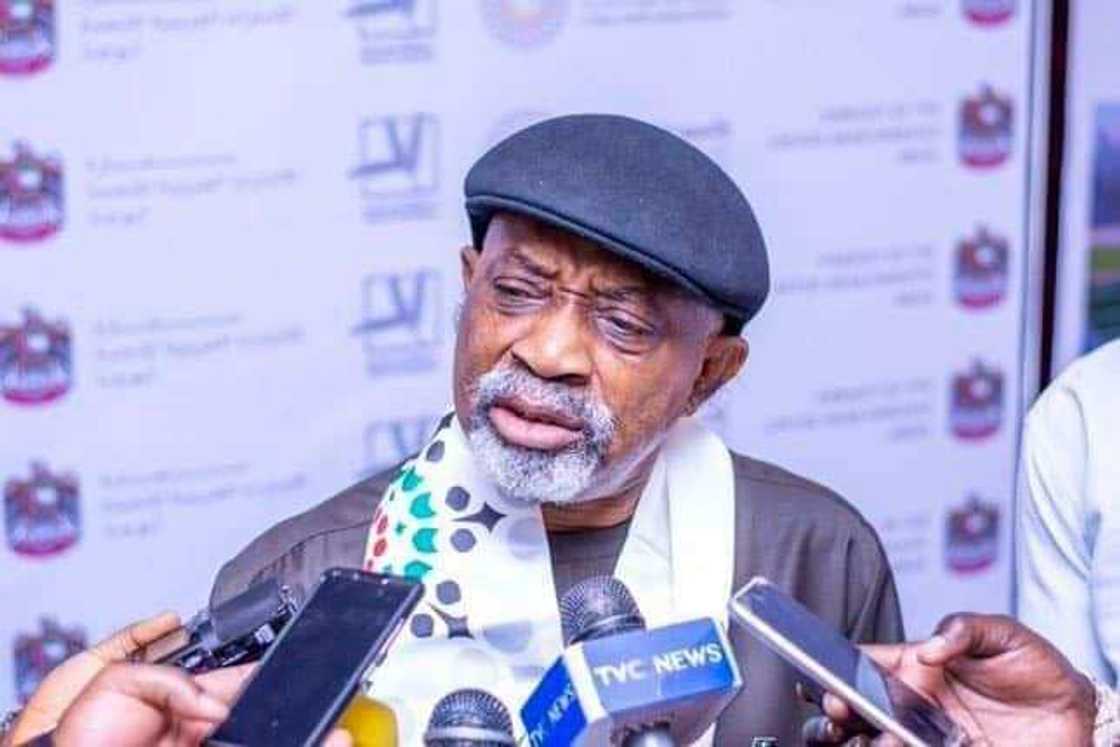Ministan Kwadugo, Dakta Chris Ngige. Ministan Kwadugo, Dakta Chris Ngige.