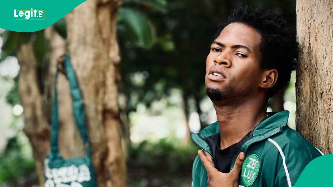 El comediante Sanku se queja con sus amigos sobre los accidentes que ocurren con frecuencia. El comediante Sanku se queja con sus amigos sobre los accidentes que ocurren con frecuencia.