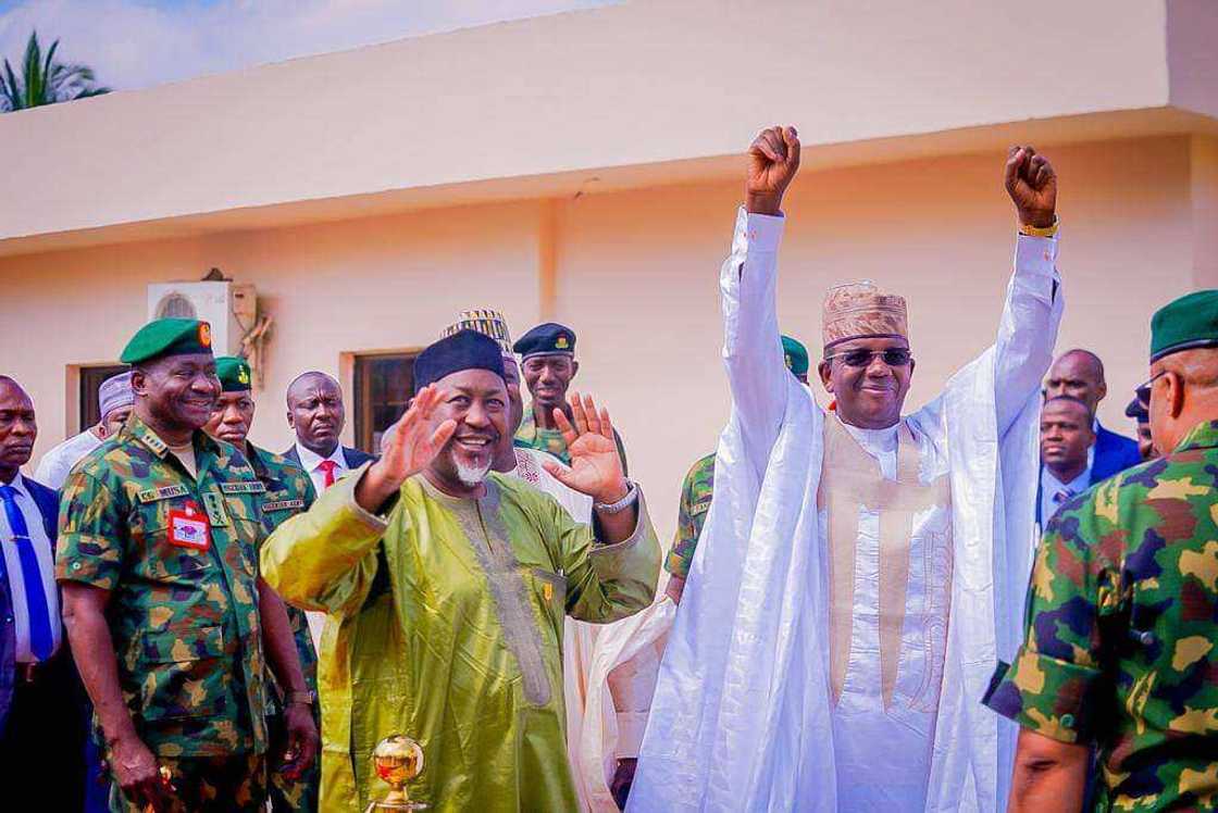 Ministocin tsaro, Badaru Abubakar da Bello Matawalle. Ministocin tsaro, Badaru Abubakar da Bello Matawalle.