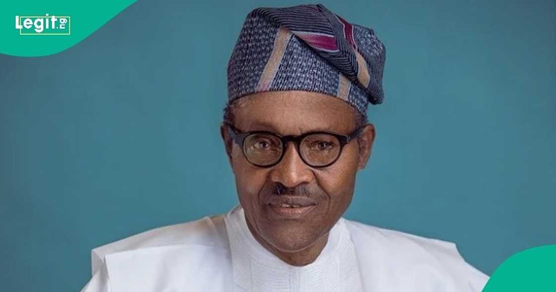 Man pays tribute to Buhari, shows staff of the former president praying at his graveside. Man pays tribute to Buhari, shows staff of the former president praying at his graveside.