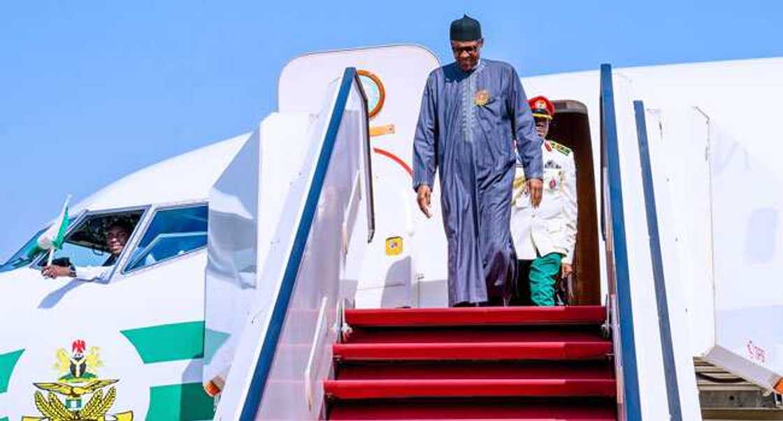 Da duminsa: Buhari ya dira a birnin Abuja bayan ta'aziyyar kwana 2 da ya je UAE