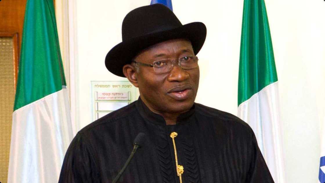 Tsohon shugaban kasa Goodluck Jonathan kan batun harbe 'yan bindiga da ake yi Tsohon shugaban kasa Goodluck Jonathan kan batun harbe 'yan bindiga da ake yi
