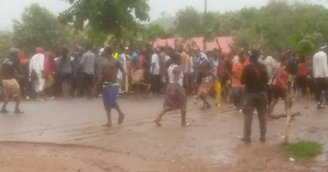 Karin kudin makaranta: Kaduna ta musanta amfani da jami'an tsaro wurin muzgunawa dalibai Karin kudin makaranta: Kaduna ta musanta amfani da jami'an tsaro wurin muzgunawa dalibai