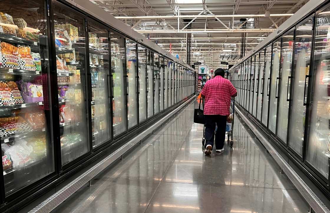 US retail sales rose by 0.2 percent in September, cooling from August's 0.6 percent increase, delayed government data showed US retail sales rose by 0.2 percent in September, cooling from August's 0.6 percent increase, delayed government data showed