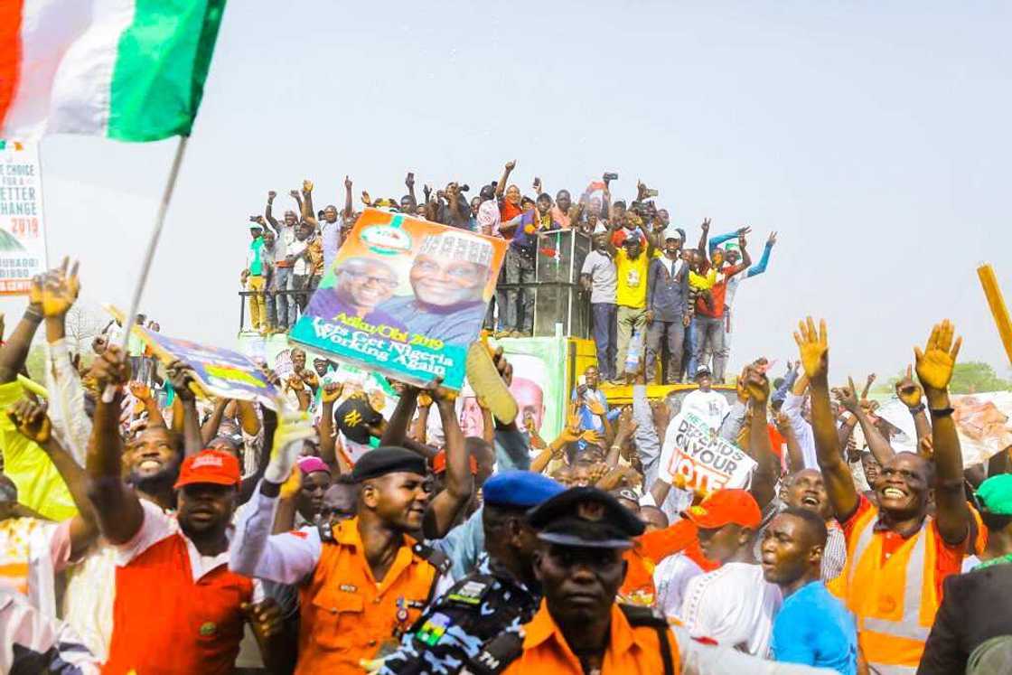 Dandazon magoya yayin rufe taron yakin zaben Atiku a jihar Adamawa Dandazon magoya yayin rufe taron yakin zaben Atiku a jihar Adamawa