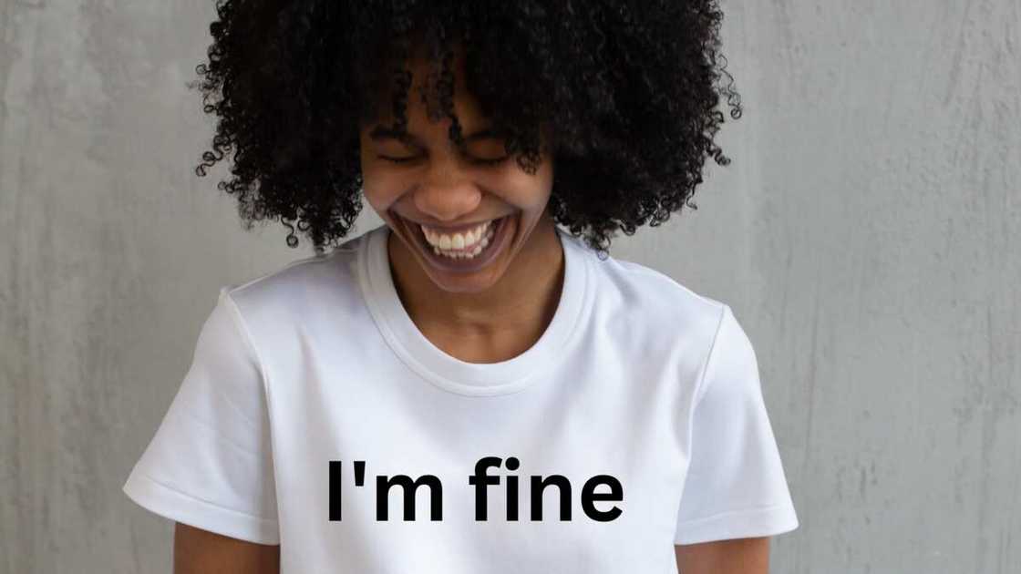 A lady displaying white lie shirt ideas