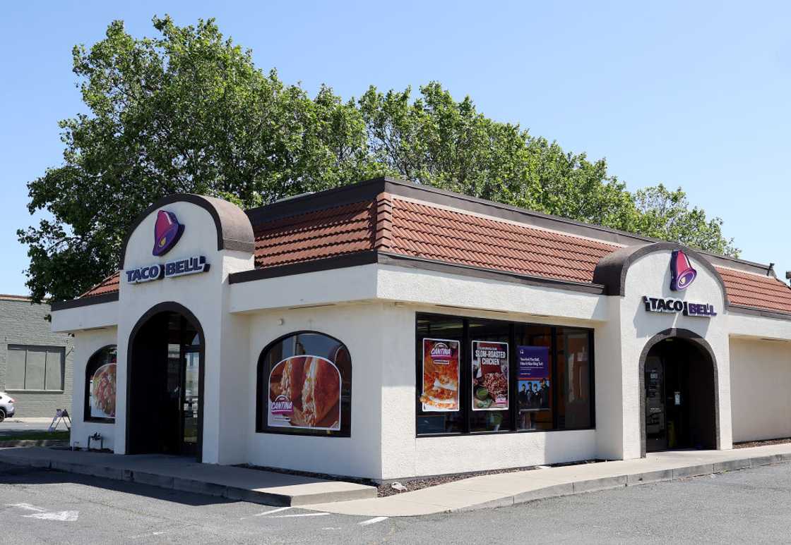 Exterior view of a Taco Bell restaurant on May 01, 2024 in Richmond, California.