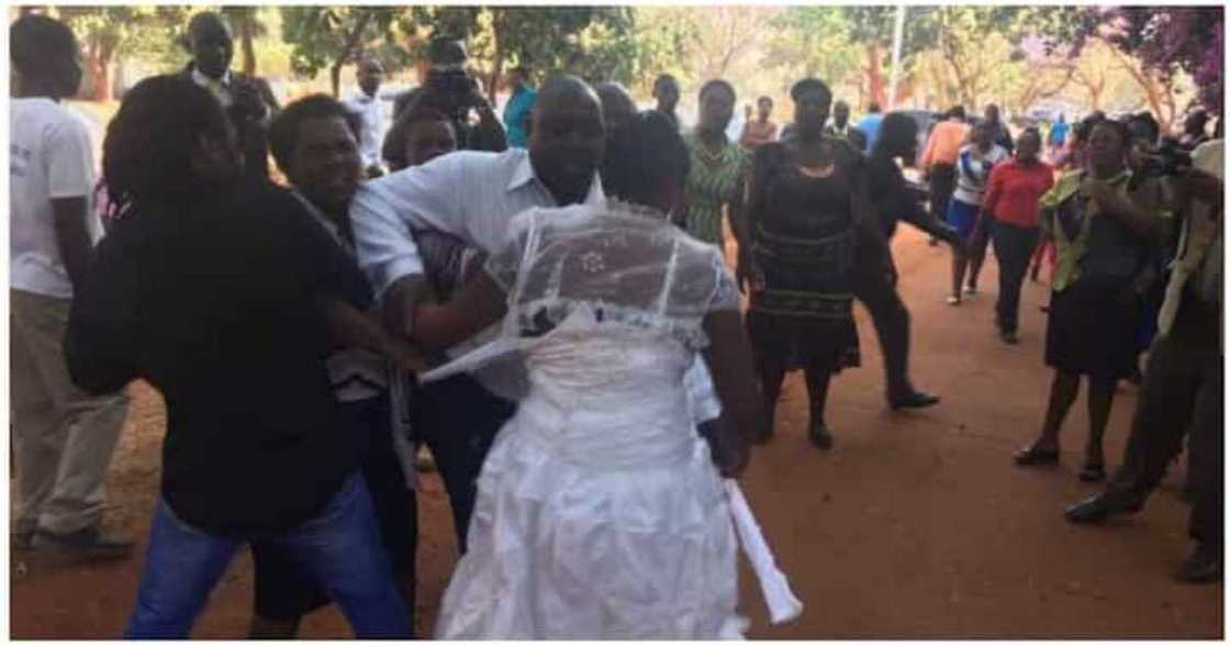 Ango ya nemi saki kwana 2 bayan aure Ango ya nemi saki kwana 2 bayan aure