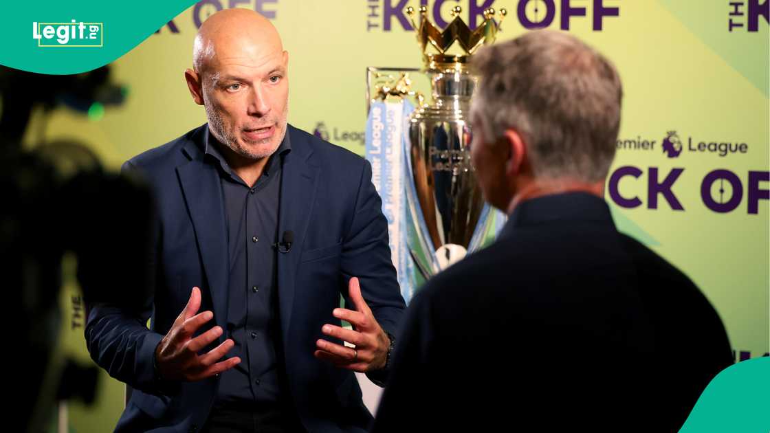 Howard Webb, Premier League, VAR, Arsenal, West Ham. Howard Webb, Premier League, VAR, Arsenal, West Ham.