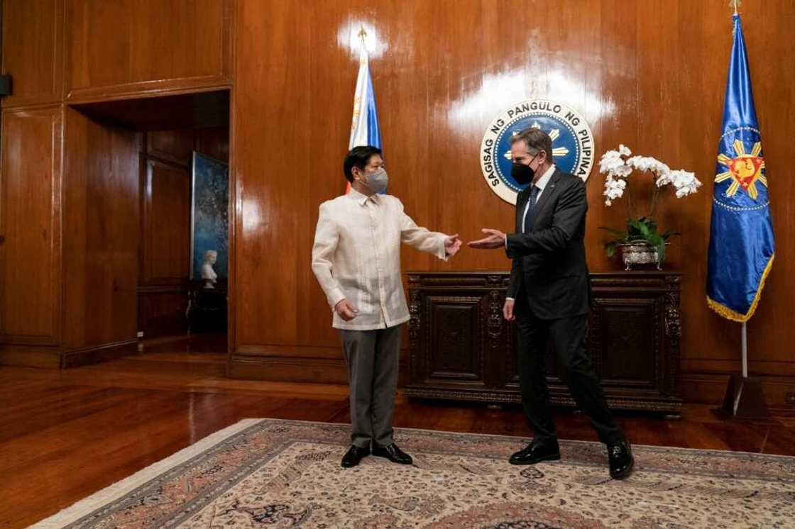 US Secretary of State Antony Blinken (R) meets with Philippine President Ferdinand Marcos Jr on Saturday at Malacanang Palace in Manila