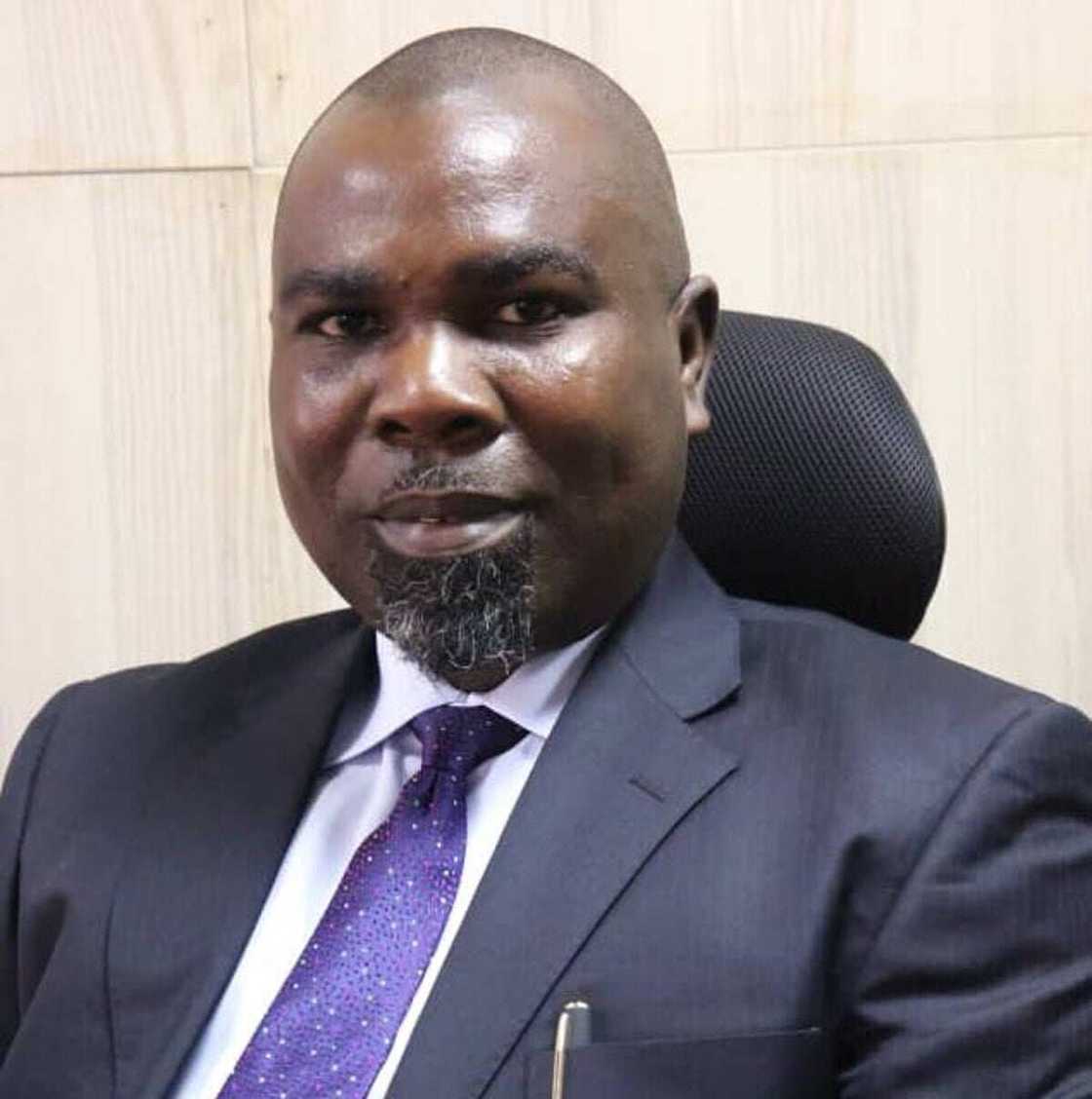 Da duminsa: 'Yan bindiga sun yi wa motar shugaban NDDC ruwan harsasai Da duminsa: 'Yan bindiga sun yi wa motar shugaban NDDC ruwan harsasai