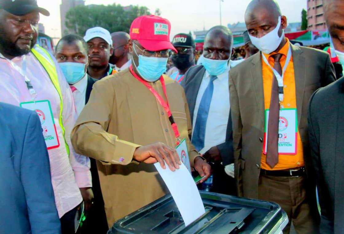 KAI TSAYE: Yadda taron gangamin jam'iyyar PDP ke gudana a Abuja KAI TSAYE: Yadda taron gangamin jam'iyyar PDP ke gudana a Abuja