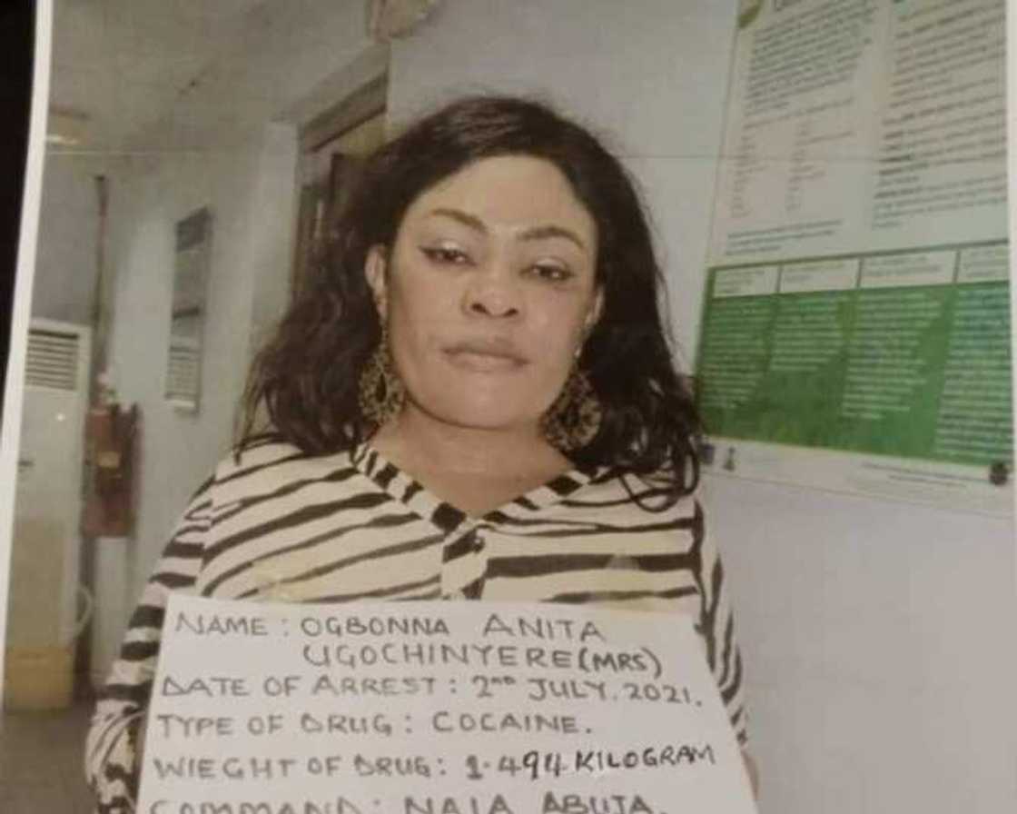 NDLEA Ta Kwamushe Wata Mata Dauke da Hodar Iblis 100 Kunshe Cikin Al'aurarta NDLEA Ta Kwamushe Wata Mata Dauke da Hodar Iblis 100 Kunshe Cikin Al'aurarta