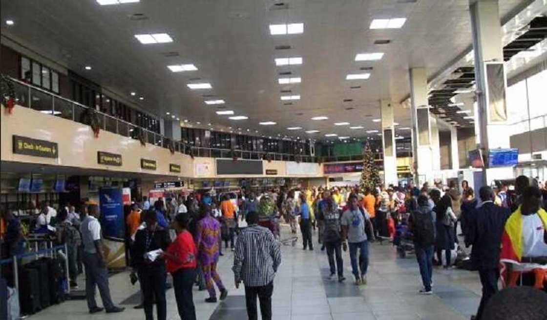 Travelers at Nigeria's airport Travelers at Nigeria's airport