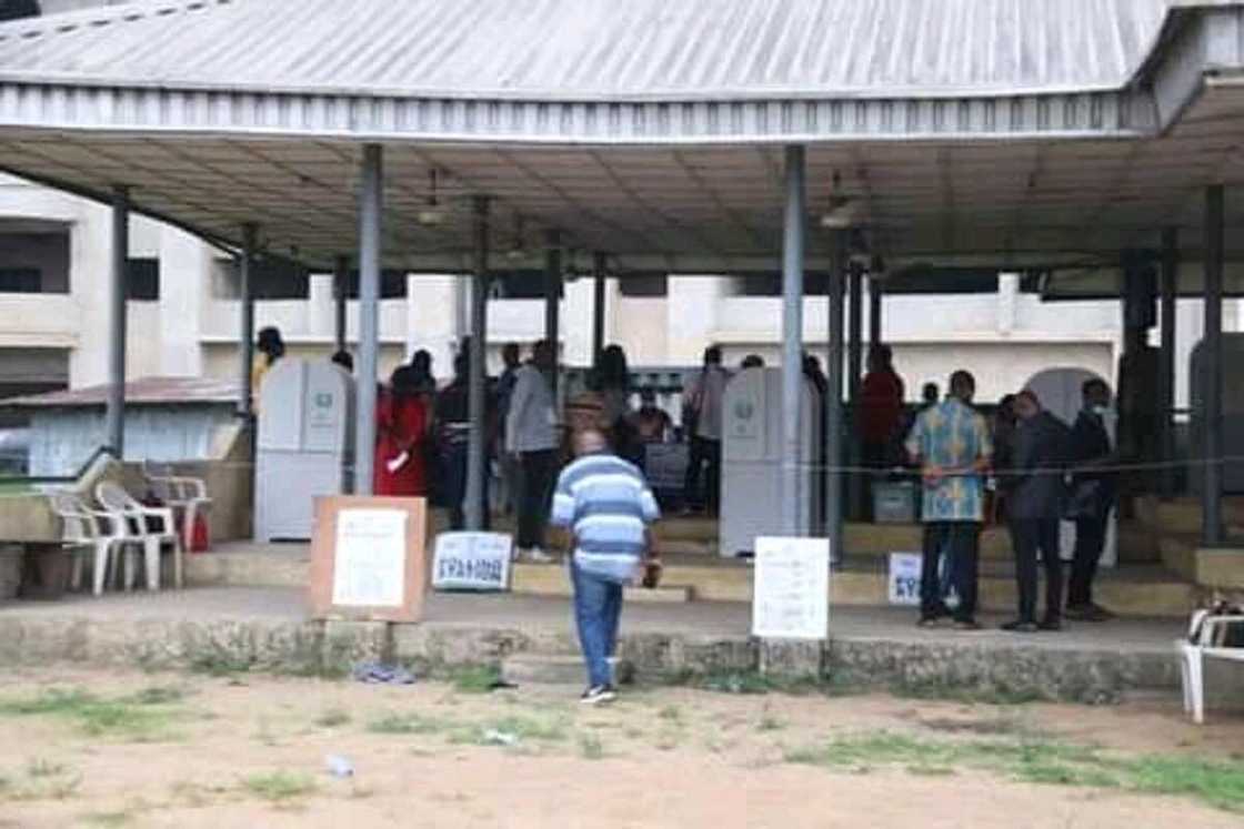 BREAKING: Amid Massive Explosion, Gunmen Kidnap APC Collation Officer in Aba Senatorial Bye-Election BREAKING: Amid Massive Explosion, Gunmen Kidnap APC Collation Officer in Aba Senatorial Bye-Election