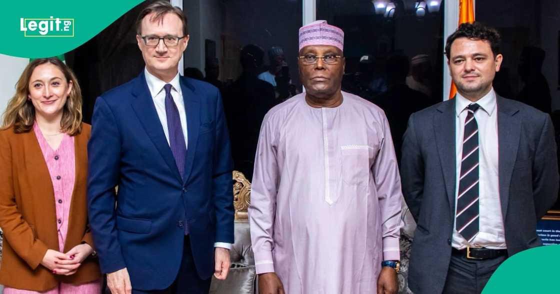 An tattauna batutuwan siyasa tsakanin tawagar Birtaniya da Atiku