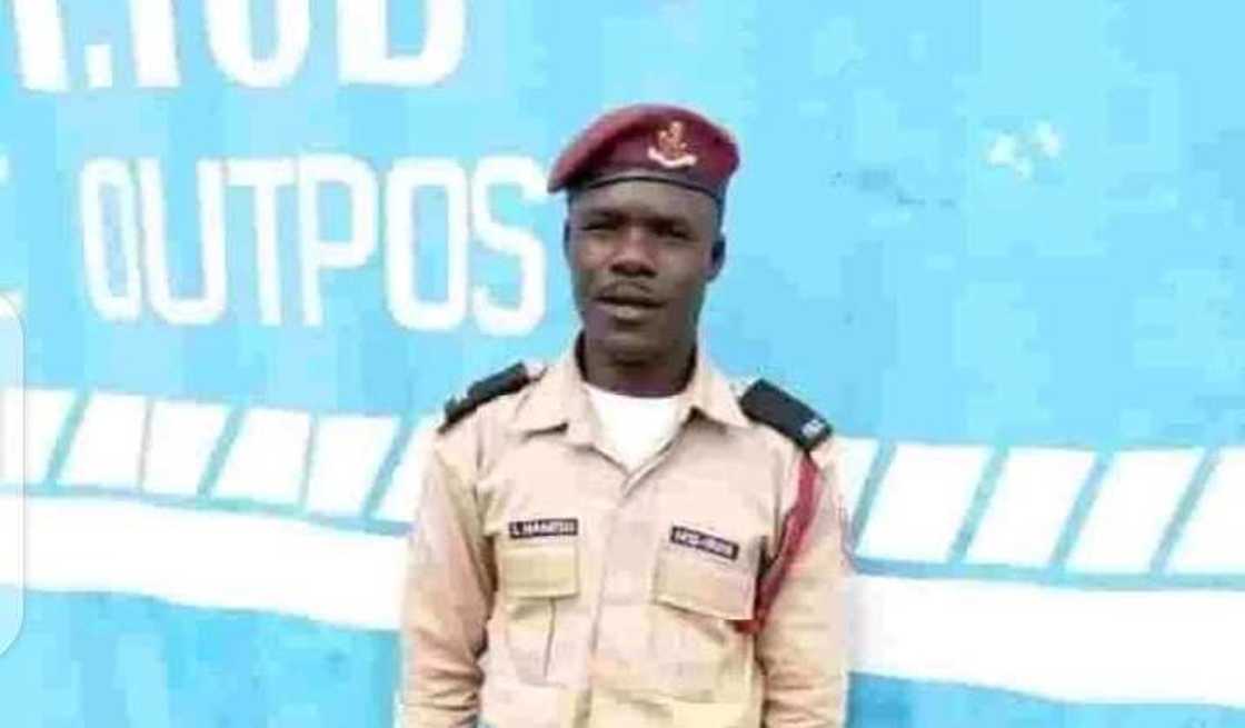 Jami'in FRSC ya mutu bayan babbar mota ta murkushe shi Jami'in FRSC ya mutu bayan babbar mota ta murkushe shi